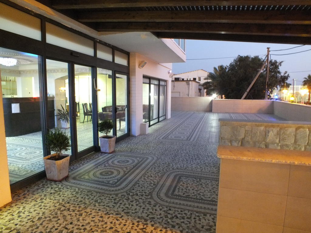 Sea Hotel And Restaurant Naharia Buitenkant foto