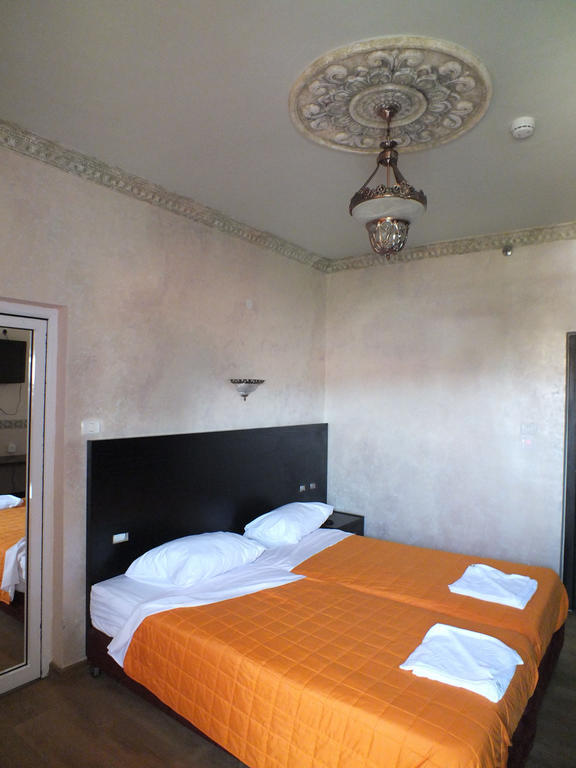 Sea Hotel And Restaurant Naharia Kamer foto